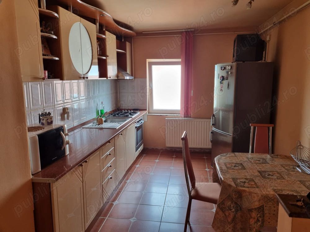 Oferim chirie apartament 3 camere Micalaca -Miorita