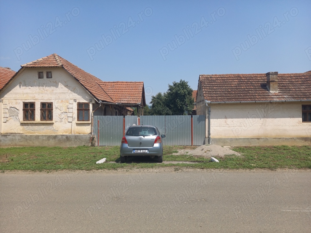 Proprietar vând casă cu gradina și încă o gradina - teren 6000 mp pe str.Principala în Chelmac .