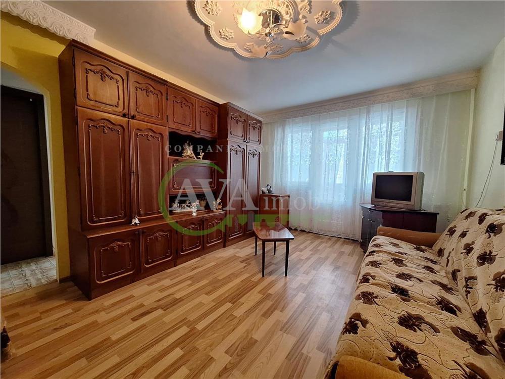 Apartament 3 camere semidecomandat | Etaj 2 | Centrala termica, zona Miorita