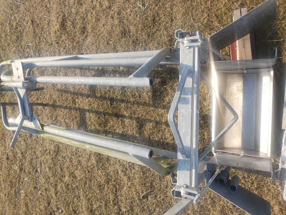 Vand boxe fatare scroafe si podea cu vana colectoare