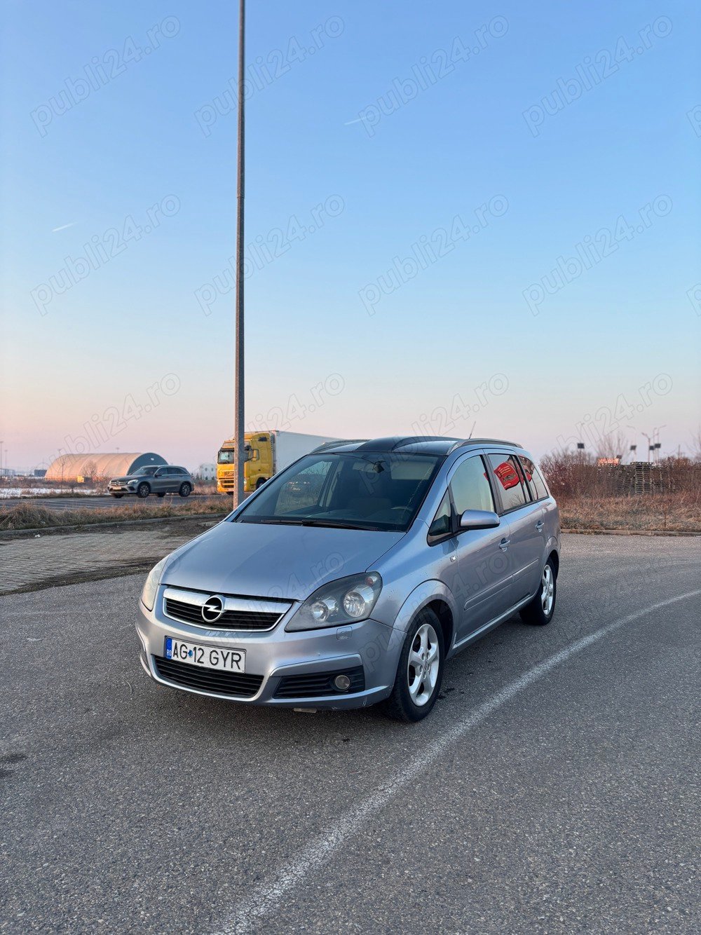 Opel Zafira 1.8, 7 locuri, panoramic