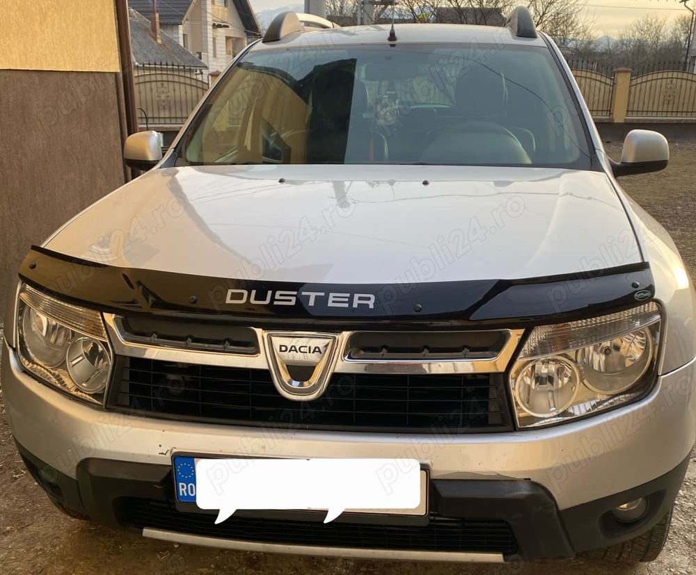 Vând Dacia Duster 2011