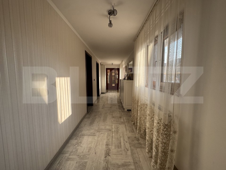 Casa 4 camere, 110 mp, zona Margineni