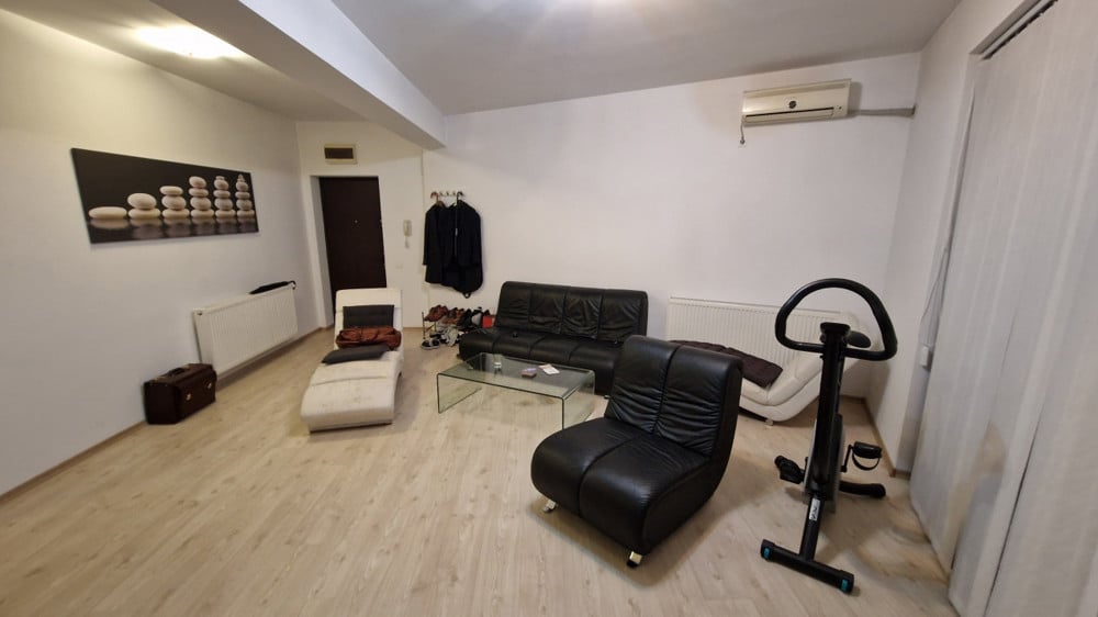 Apartament modern cu 3 camere, 2 terase și centrală proprie în Lujerului