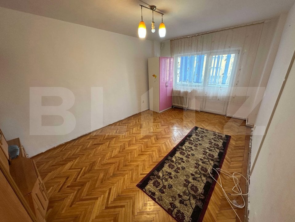 Apartament de vanzare, cu 2 camere, 42 mp, zona Decebal