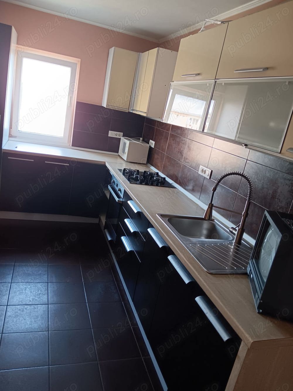 Apartament cu 3 camere decomandat 