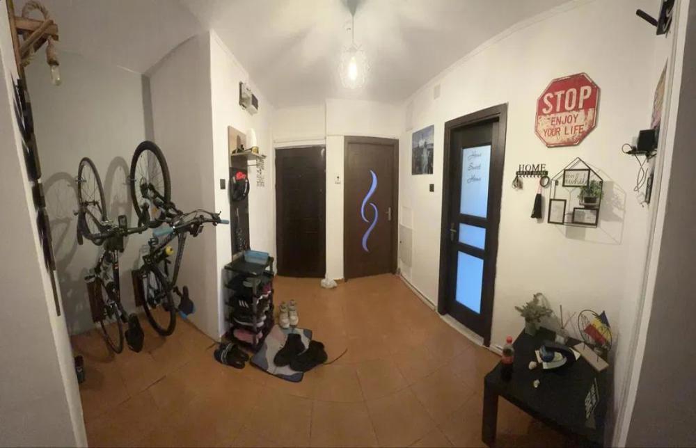 Apartament 3 camere,70 mp,de vânzare Zona Lacul Tei 