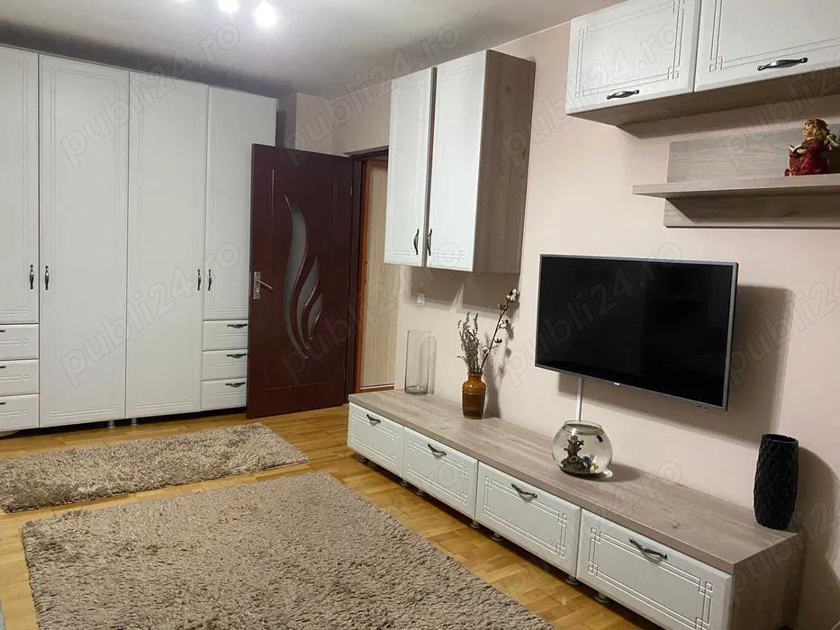 Apartament 3 camere decomandate in zona Mall, renovat modern, mobilat