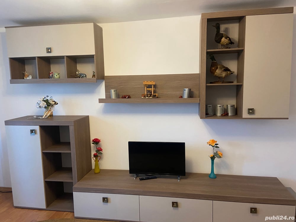 Închiriez apartament cu 3 camere