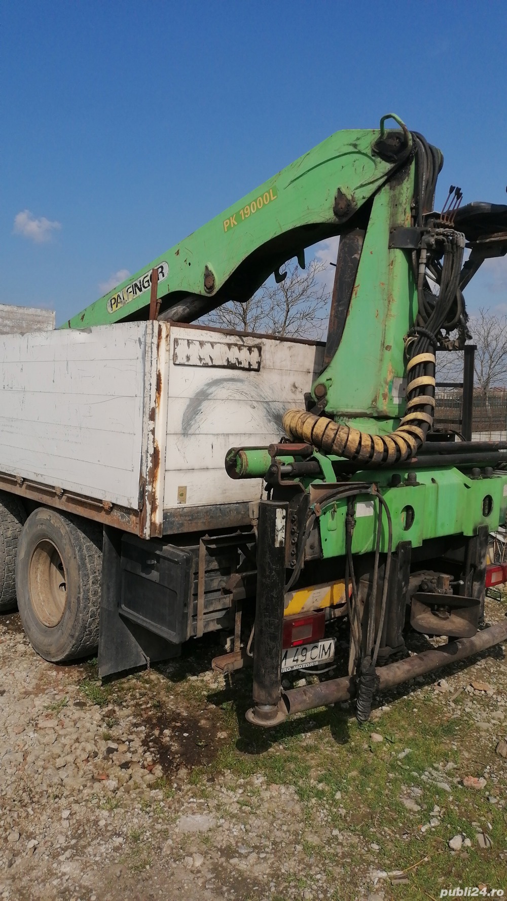 vând camion  Volvo  cu macara 6x2  