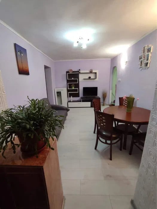 De închiriat apartament 3 camere Militari – 400€