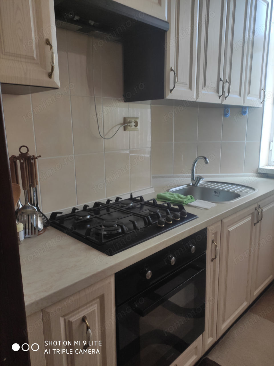 Apartament 3 camere de inchiriat zona Mosilor