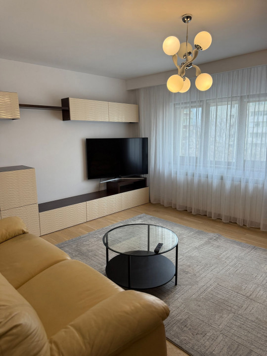 Apartament 3 camere Nerva Traian