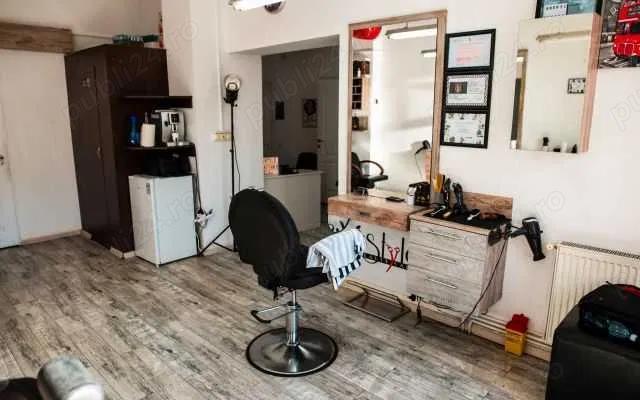 Post de coafor   frizerie   barber