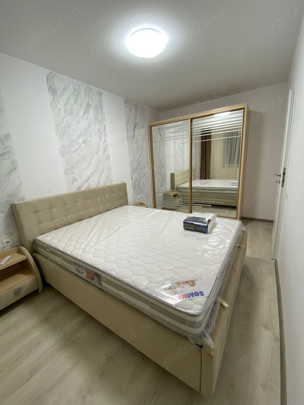 Vand apartament cu 3 camere mobilat zona vivo