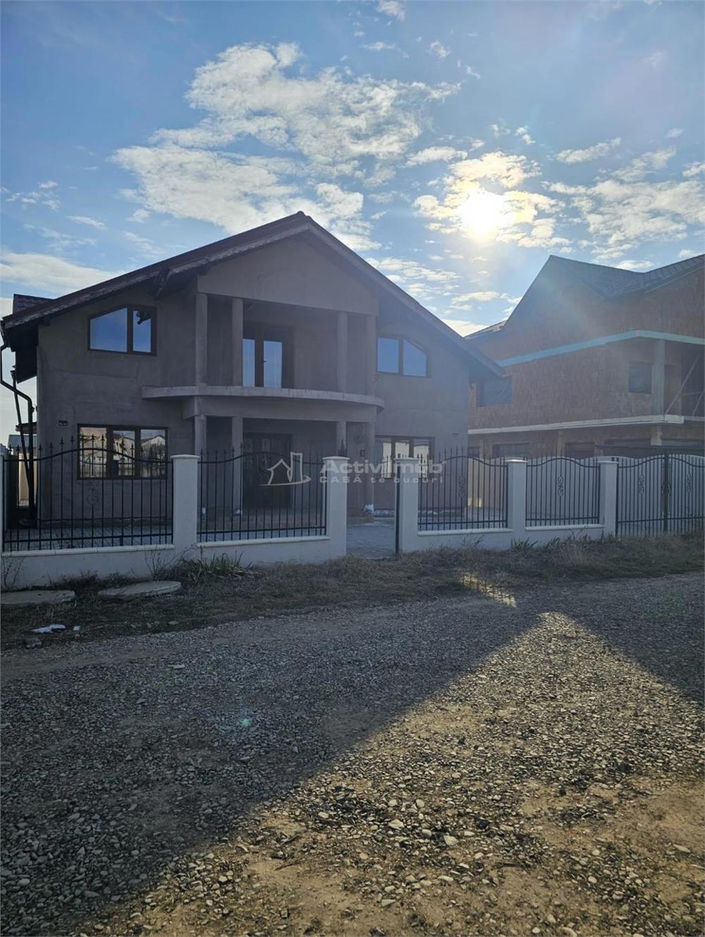 Casa P+M, 6 camere, suprafata utila 200 mp, teren 300 mp, Bariera Focsani