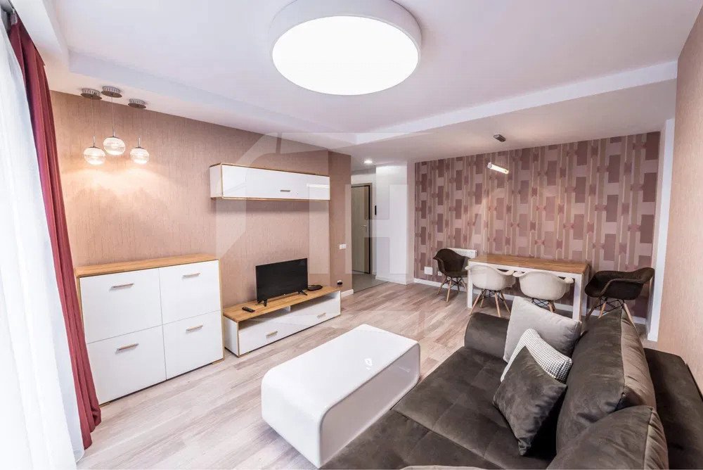 Apartament 2 camere, lux, parcare, zona Calea Turzii