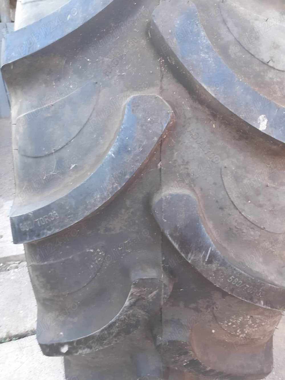 Vând Cauciuc de tractor!