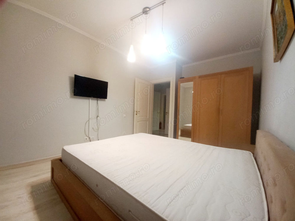 Inchiriez apartament cu 2 camere 