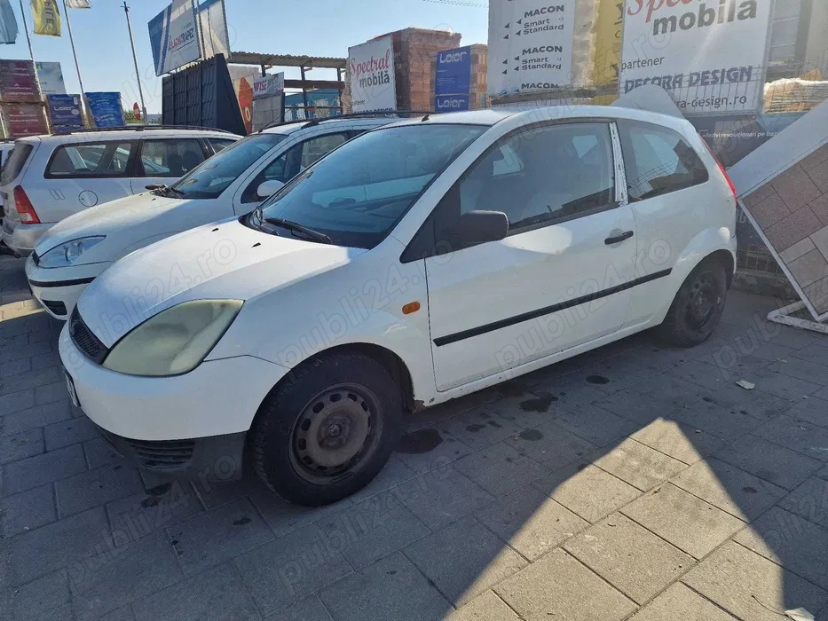 Ford Fiesta - berlina cu hayon Ford Fiesta - berlina cu hayon
