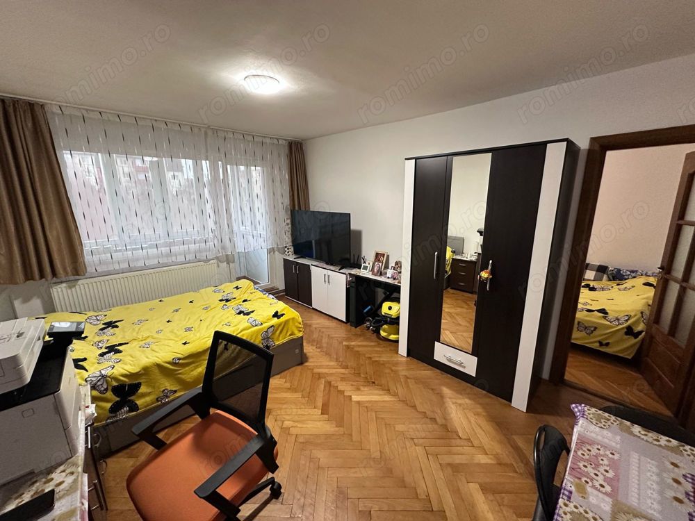 Apartament de vanzare, etaj intermediar, zona Calea Martirilor-Pret exceptional