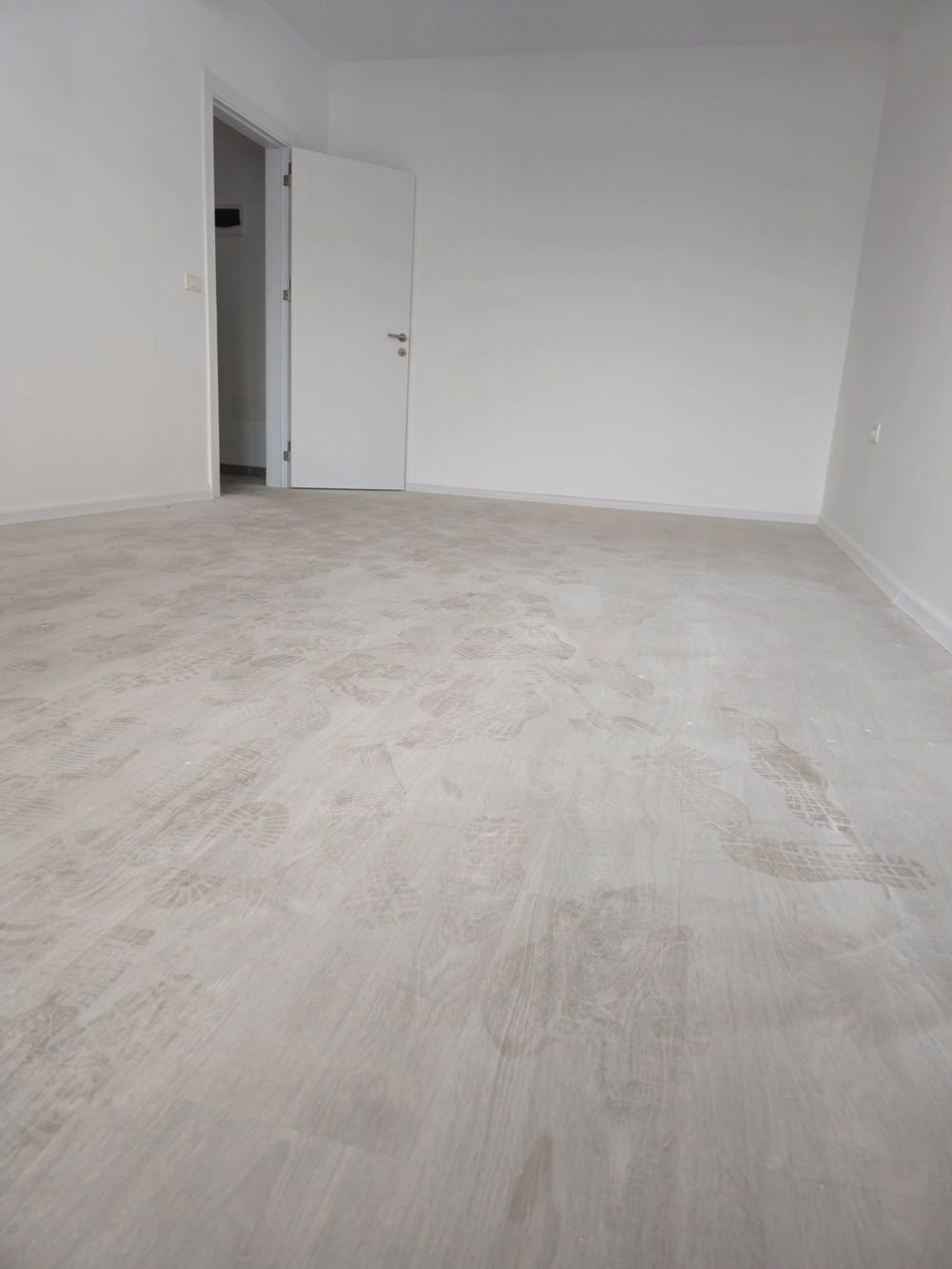 Apartament 3 camere, pret redus langa metrou