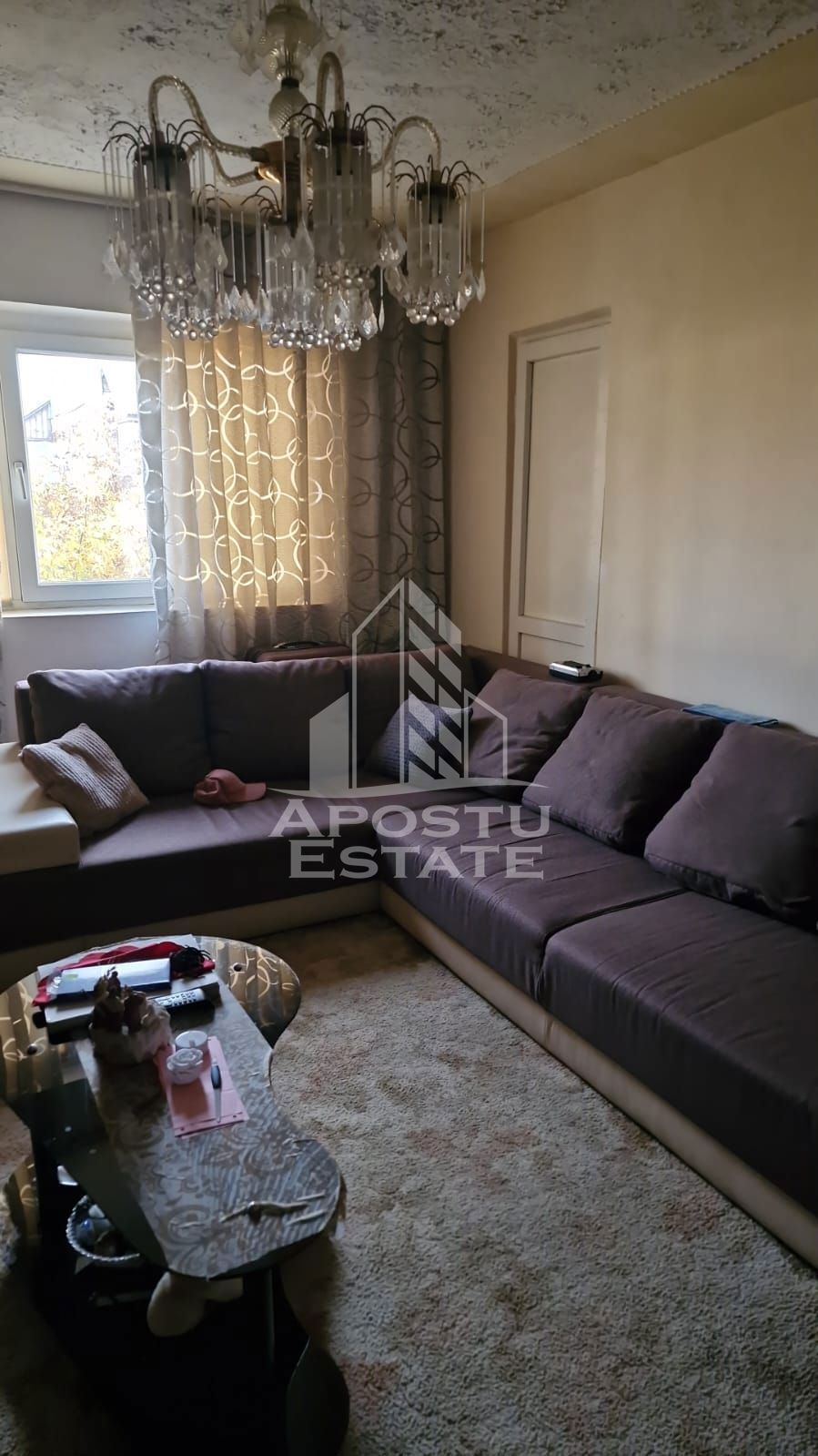 Apartament cu 2 camere, decomandat, situat in zona Soarelui