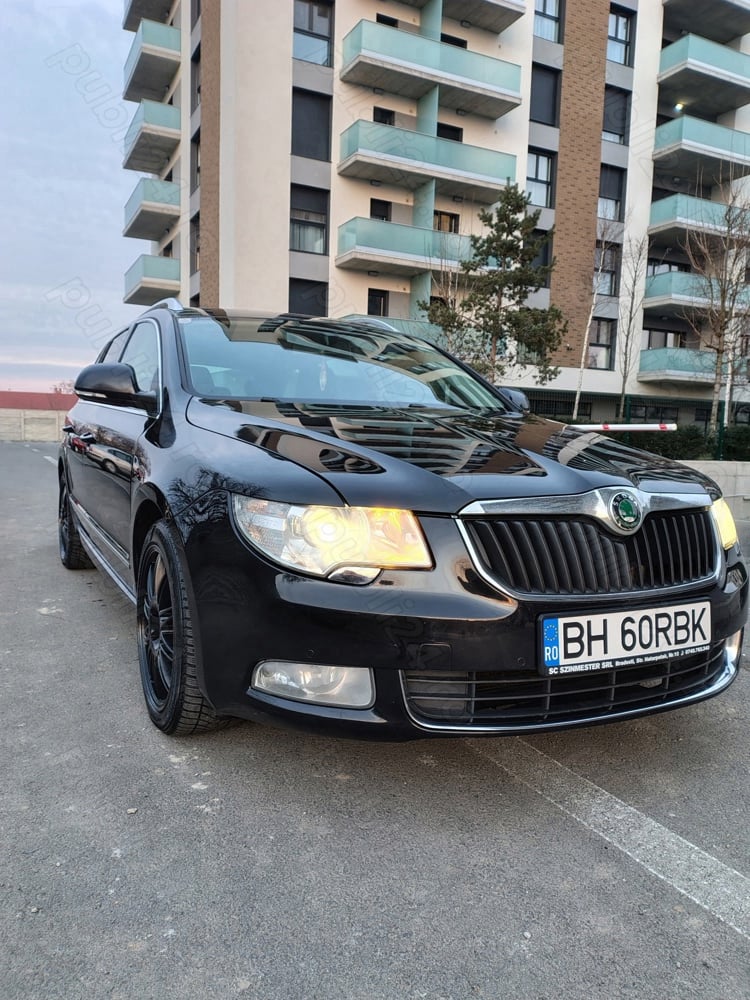 Vând Skoda superb 2011 automată