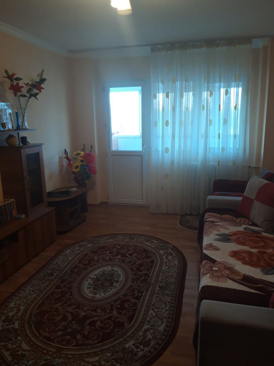 Apartament cu 3 camere, decomandat, et 2/10, Lacul Tei-Parc