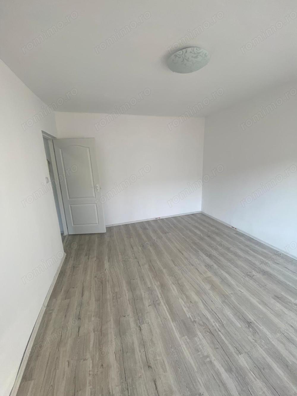 Vand apartament cu 1 cameră, etajul 3,zona Blascovici