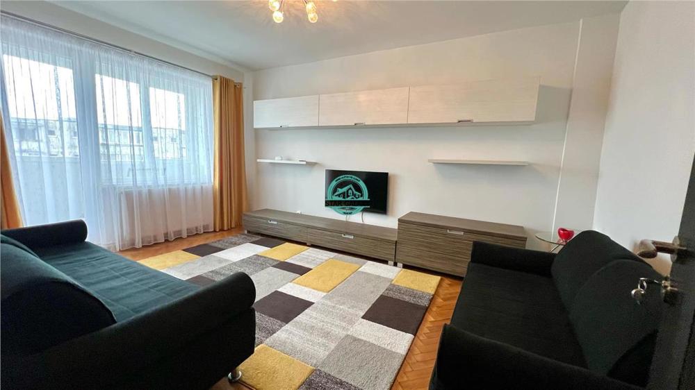 Inchiriez apartament cu 3 camere, 2 bai, garaj, zona Diamant