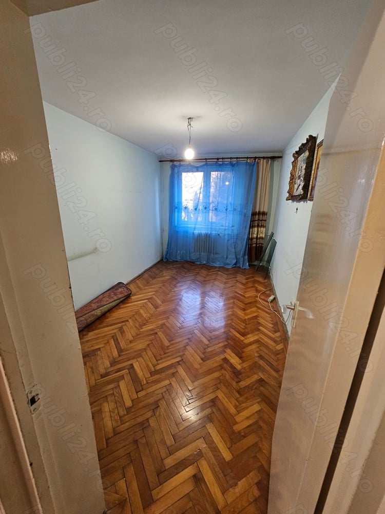 Vând apartament cu 3camere