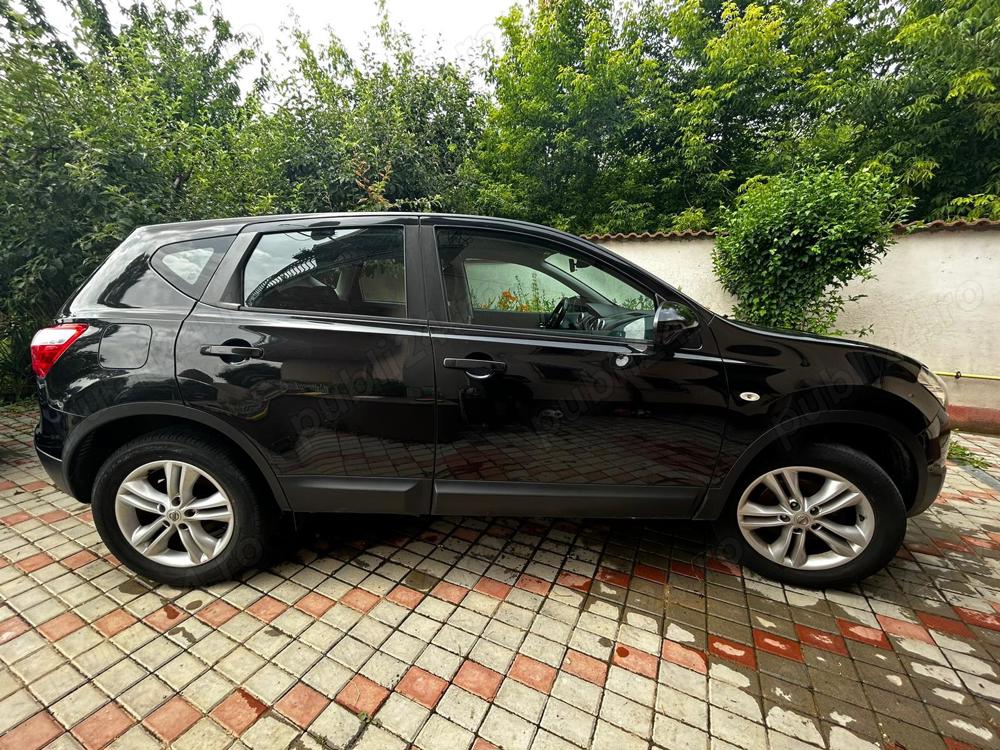 Nissan Qashqai 1.6 benzina, automat