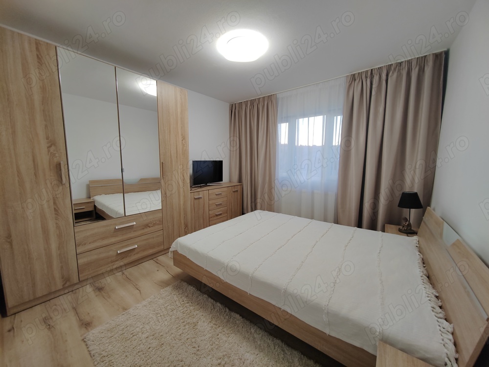 Închiriez apartament cu 3 camere, zonă centrala, Zalau