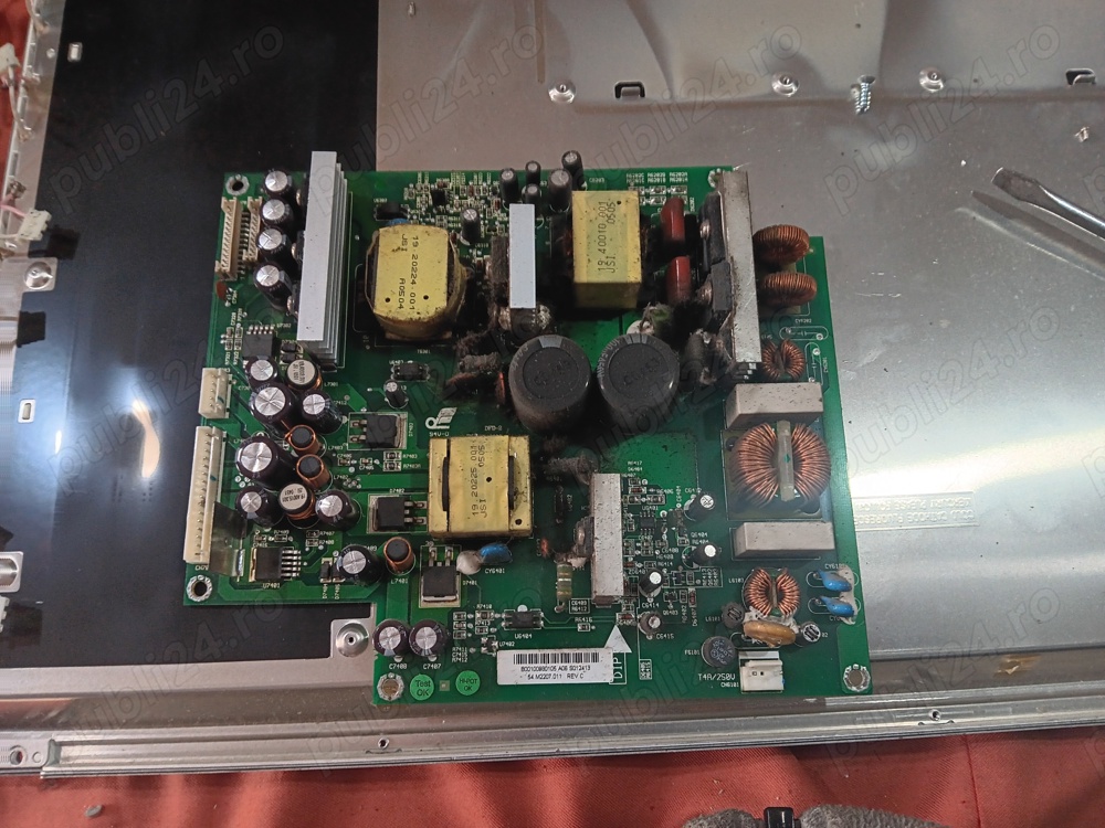 Sursa BENQ 54.M2207.011 de pe tv Thomson 27lb120s4