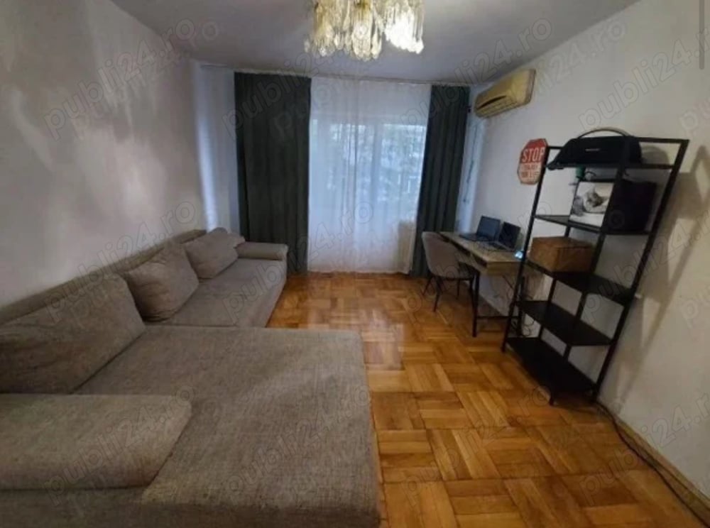 De vânzare apartament 3 camere Zona Dacia etaj intermediar