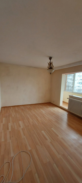 Apartament cu 3 camere,decomandat, 4/4 - Titan/metrou