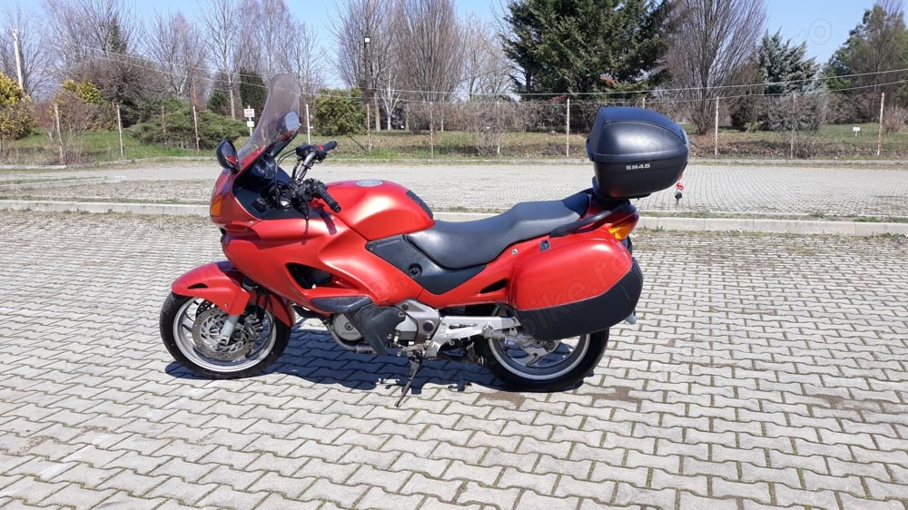 Deauville  NT650V 2006