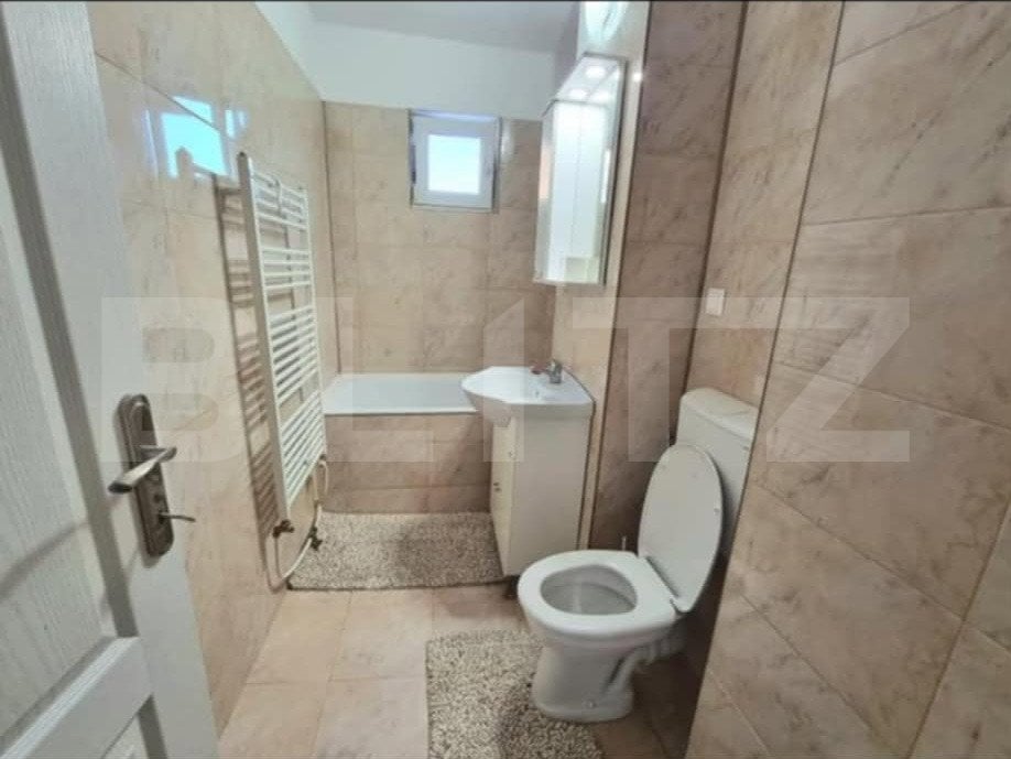 Apartament de vanzare, cu 2 camere si balcon 56 mp, zona Bălcescu