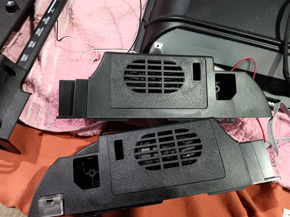 set 2 difuzoare 8ohm 10w de pe tv Vision vttv and32