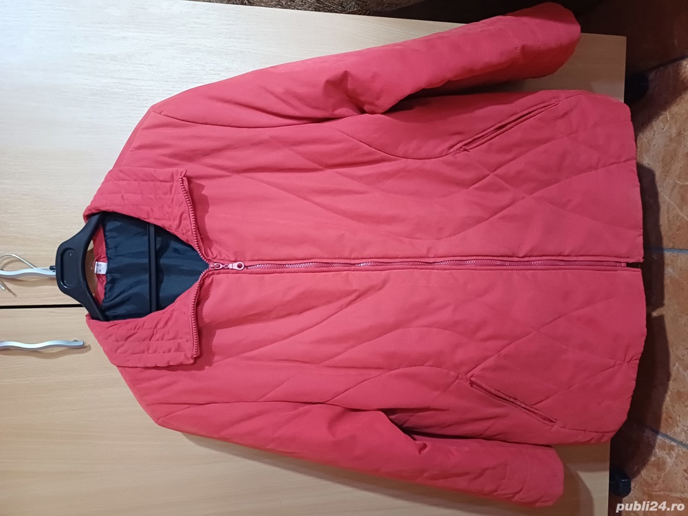 Vand geaca rosie, de femei, XXL, în stare perfectă