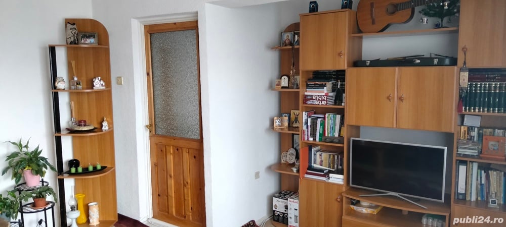 Proprietar: vând apartament cu 2 camere și cu vedere panoramică a orașului.