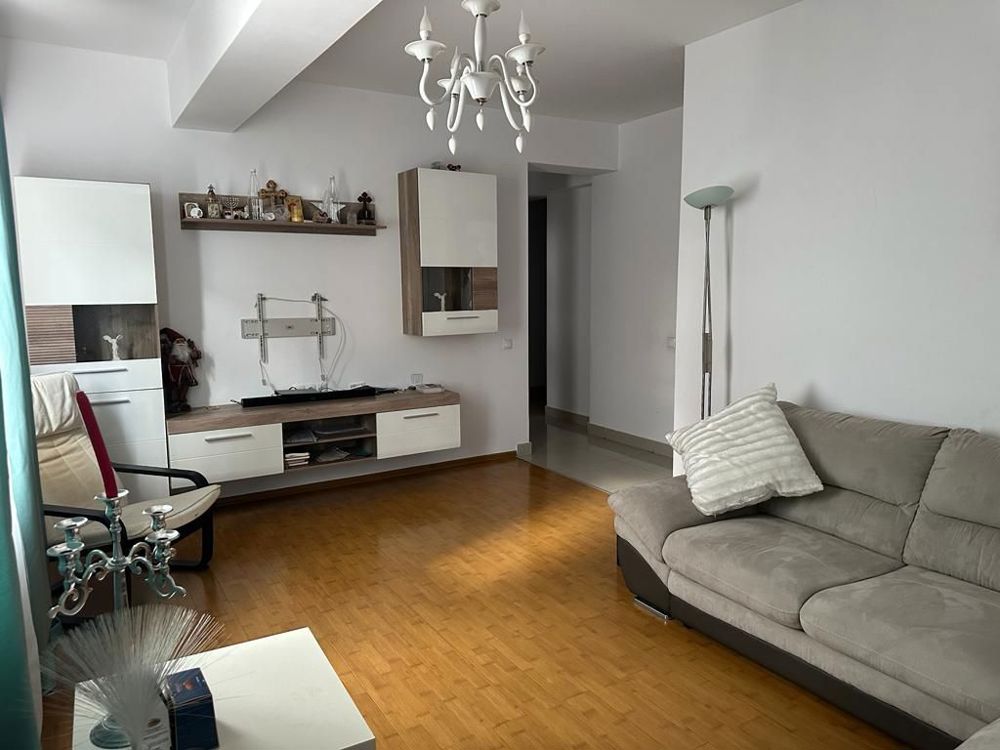 Apartament 2 camere si loc de parcare, mobilat si utilat, disponibil imediat