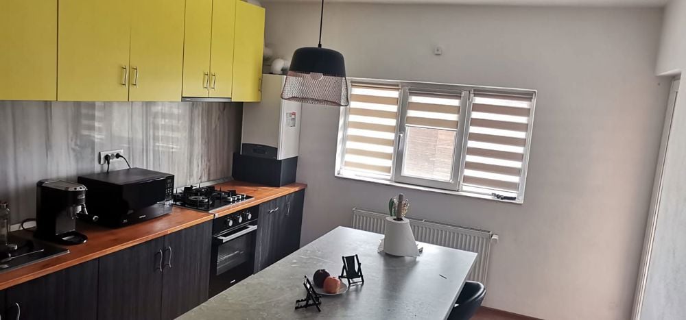 Vand duplex spațios, complet utilat și mobilat modern - Moșnița Nouă