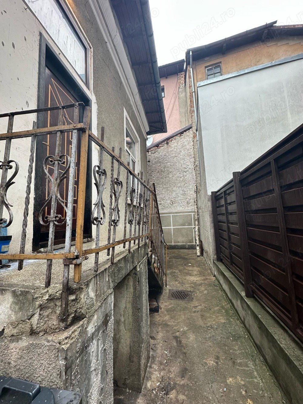 Închiriere casa cu 5 camere calea moșilor intrarea Domnești