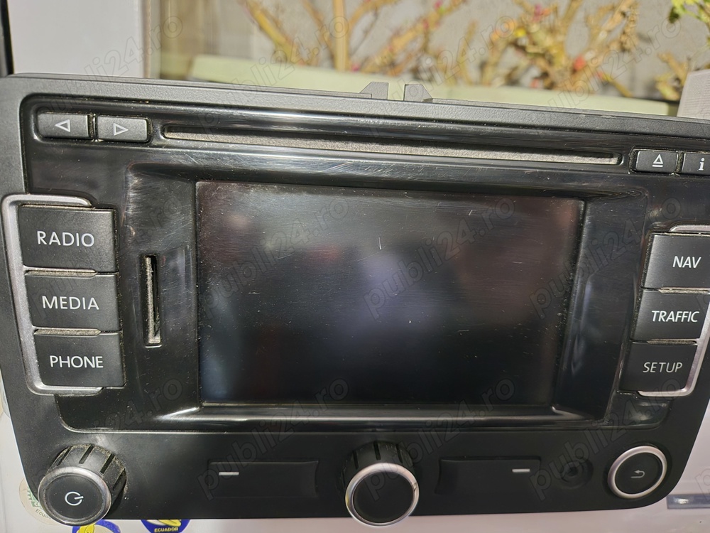 Vând navigație Touran 2011