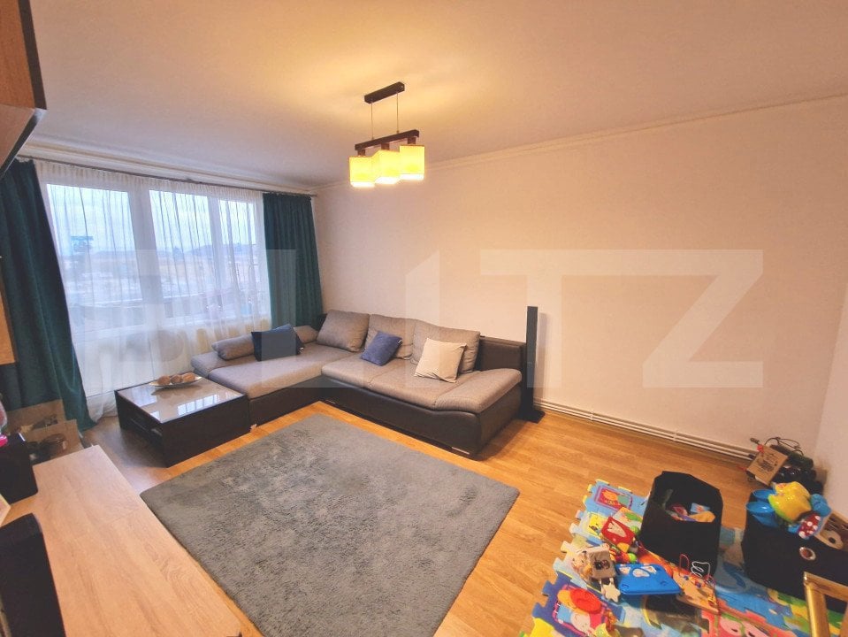 Apartament 4 camere, 77 mp utili, decomandat, zona Astra