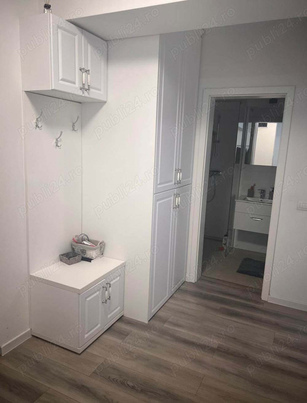 Închiriez apartament cu două camere