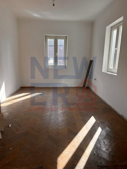 Vanzare apartament cu 3 camere zona Grivita, super potențial