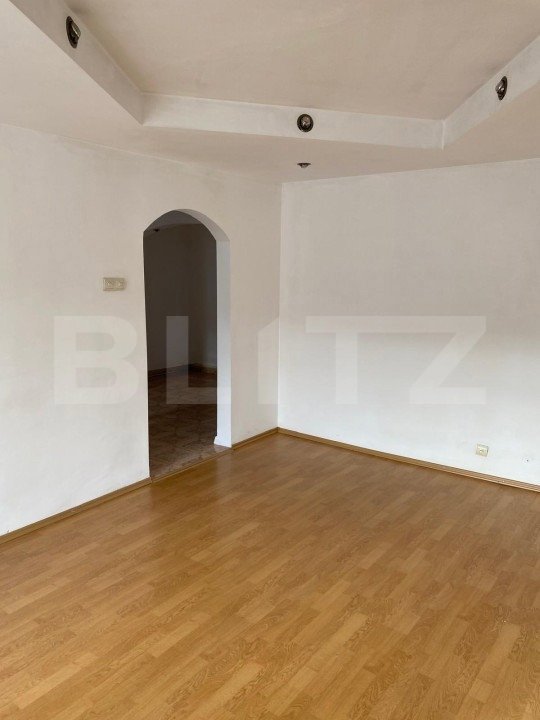 Apartament 3 camere decomandate, 67 mp, zona 9 Mai